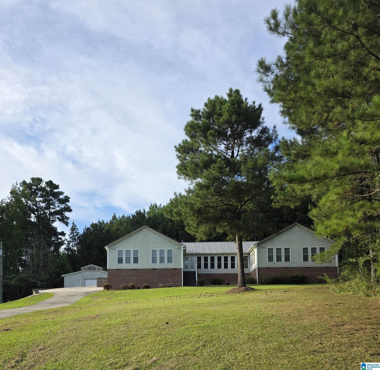 Property Photo:  2833 Empire Road  AL 35063 