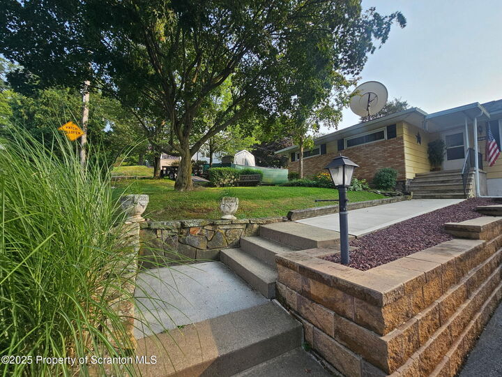 Property Photo: 1222 Willow Street PA 18505