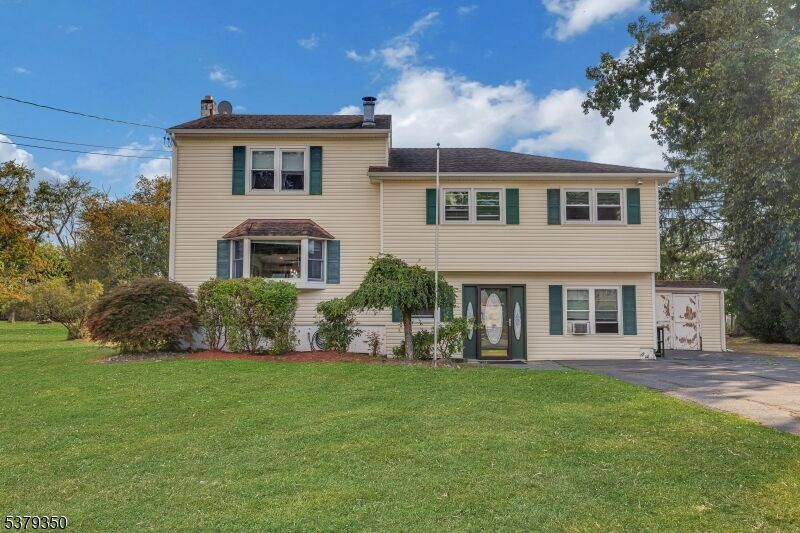 Property Photo:  19 Indian Ln  NJ 07840 