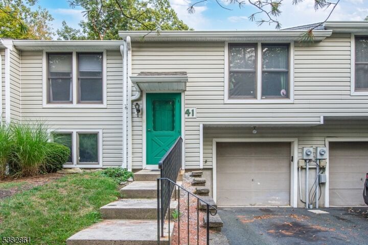 41 Quail Ct  Hardyston Twp. NJ 07419 photo