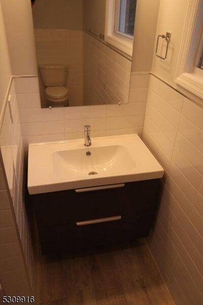 Property Photo: 625 Brookside Pl 2 NJ 07060