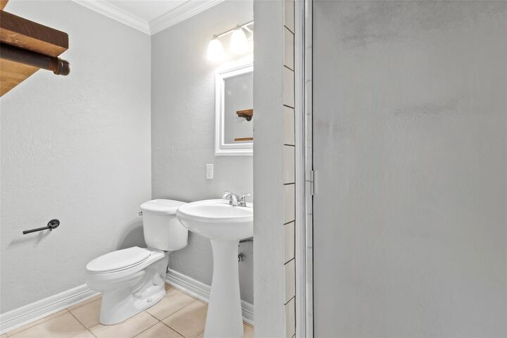 Property Photo:  112 E Wildwinn Drive  TX 77511 