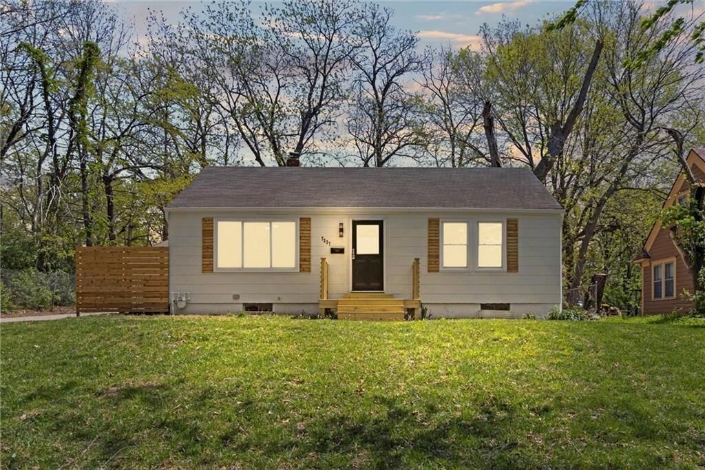 Property Photo:  7327 Park Avenue  MO 64132 