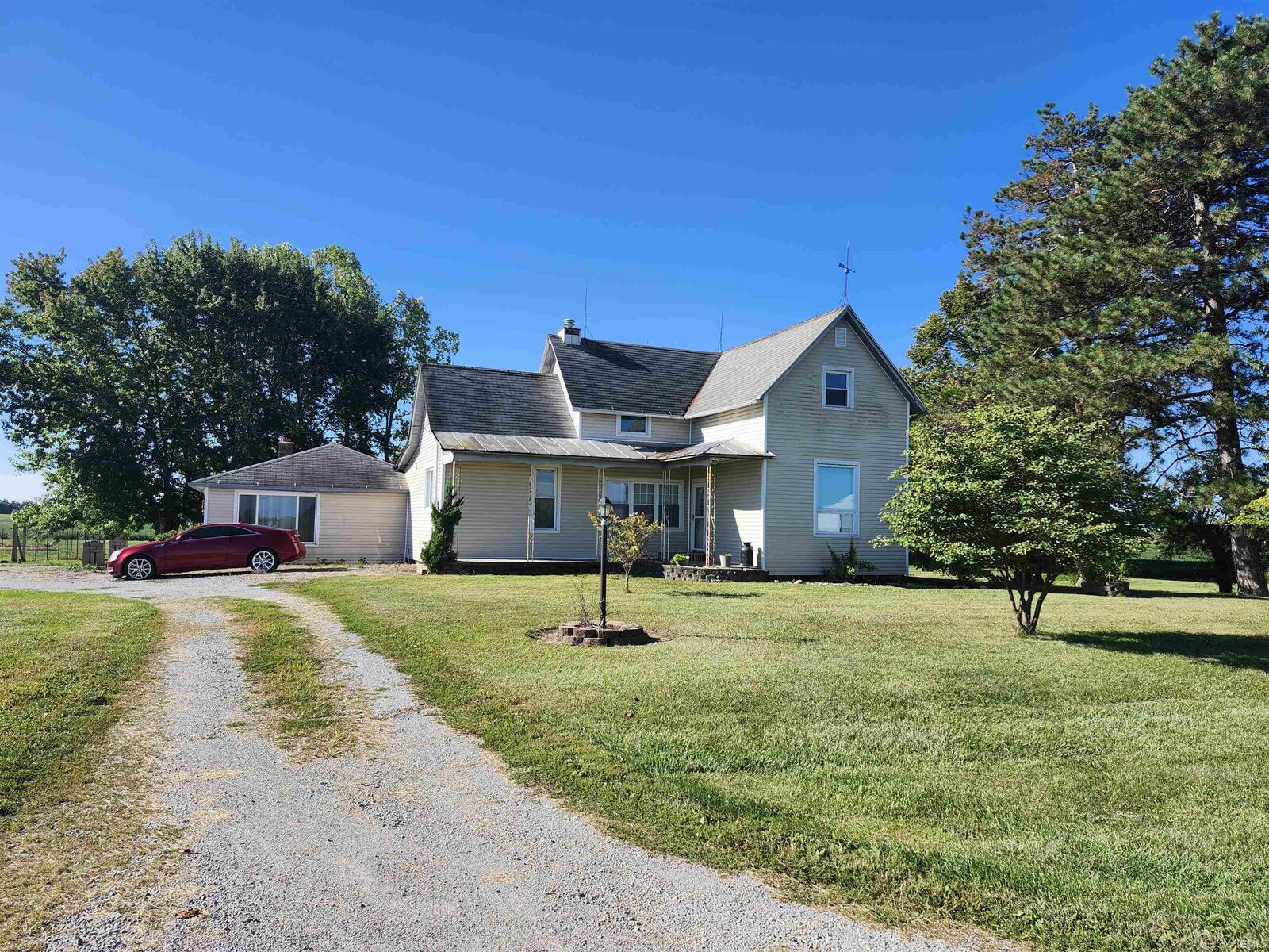 Property Photo: 5192 E SR 14 IN 46725