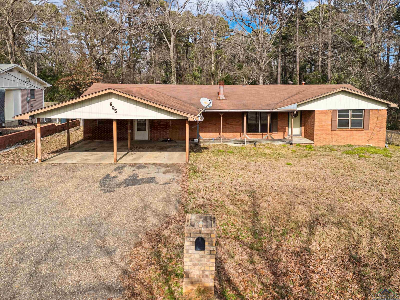 Property Photo: 605 E Lynnwood TX 75604