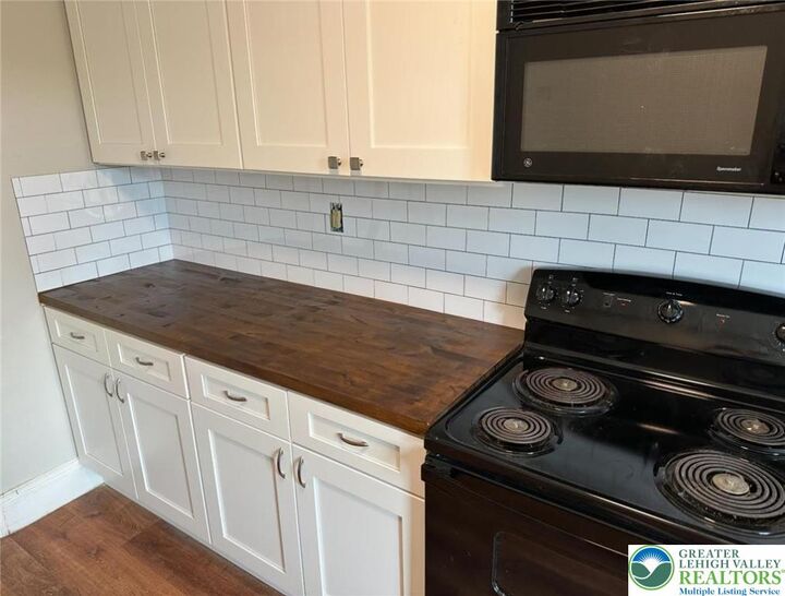 Property Photo:  649 Spring Street 2  PA 18018 