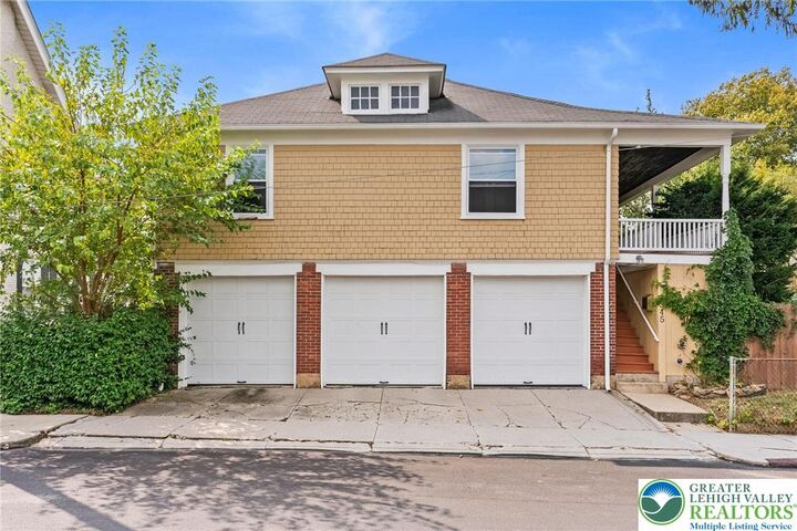 345 Liberty Street  Bethlehem City PA 18018 photo