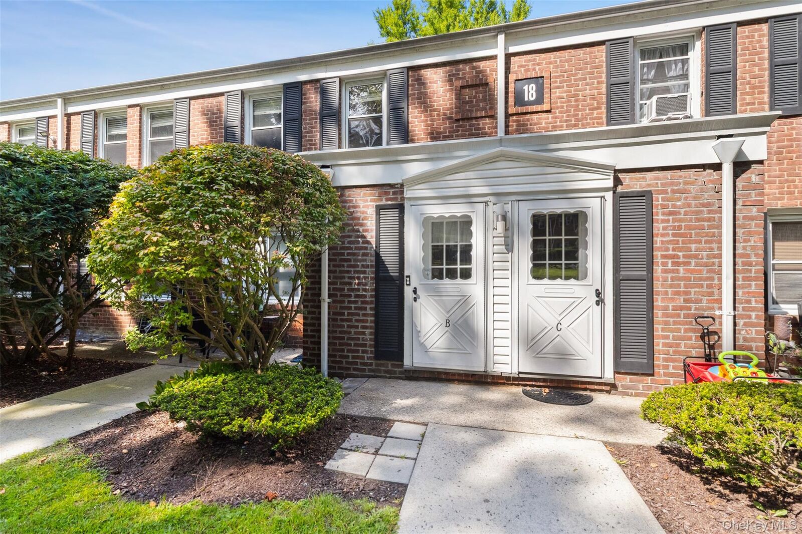 Property Photo: 120 N Broadway 18B NY 10533