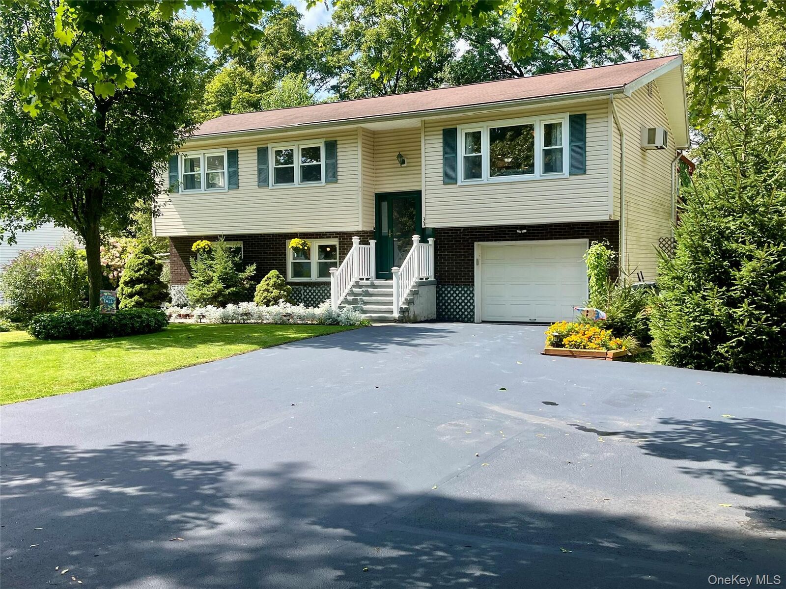 Property Photo: 33 Island View Avenue NY 10950