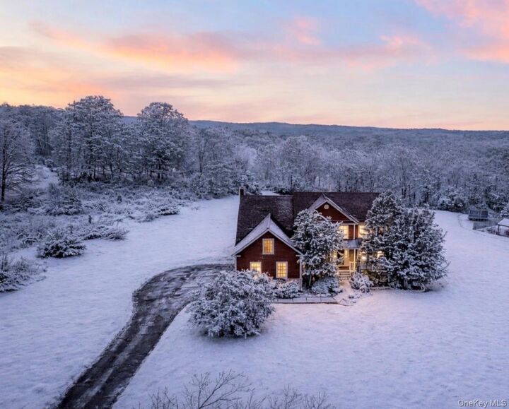 Property Photo:  12 Brewster Court  NY 10992 