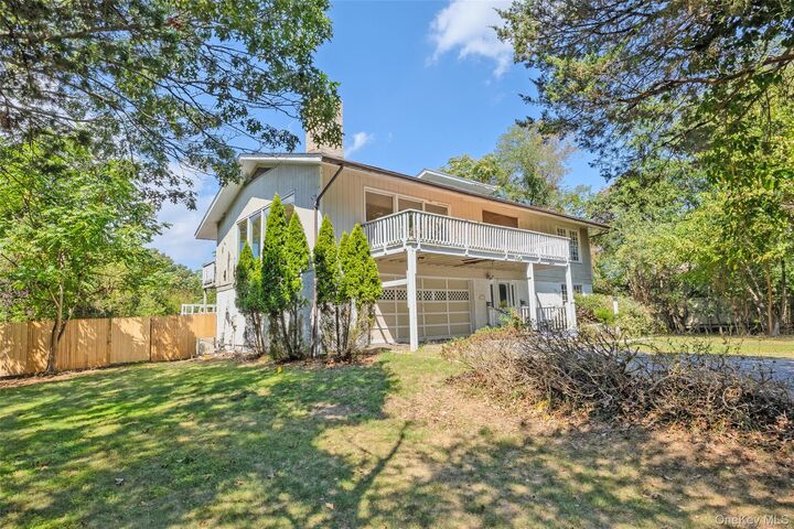 Property Photo:  3 Beach Plum Drive  NY 11768 