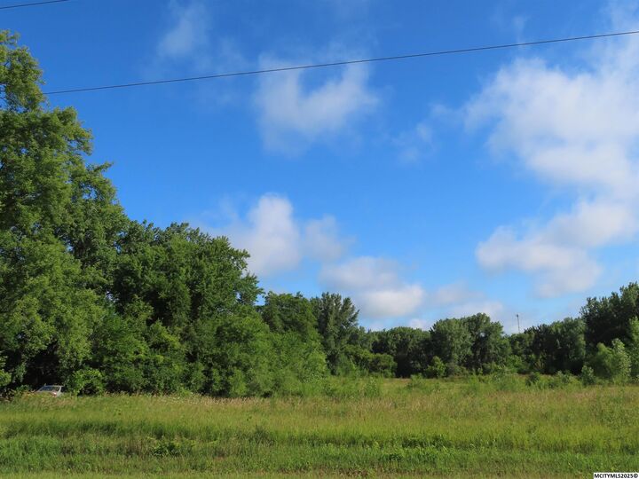 Property Photo:  2048 12th NE  IA 50401