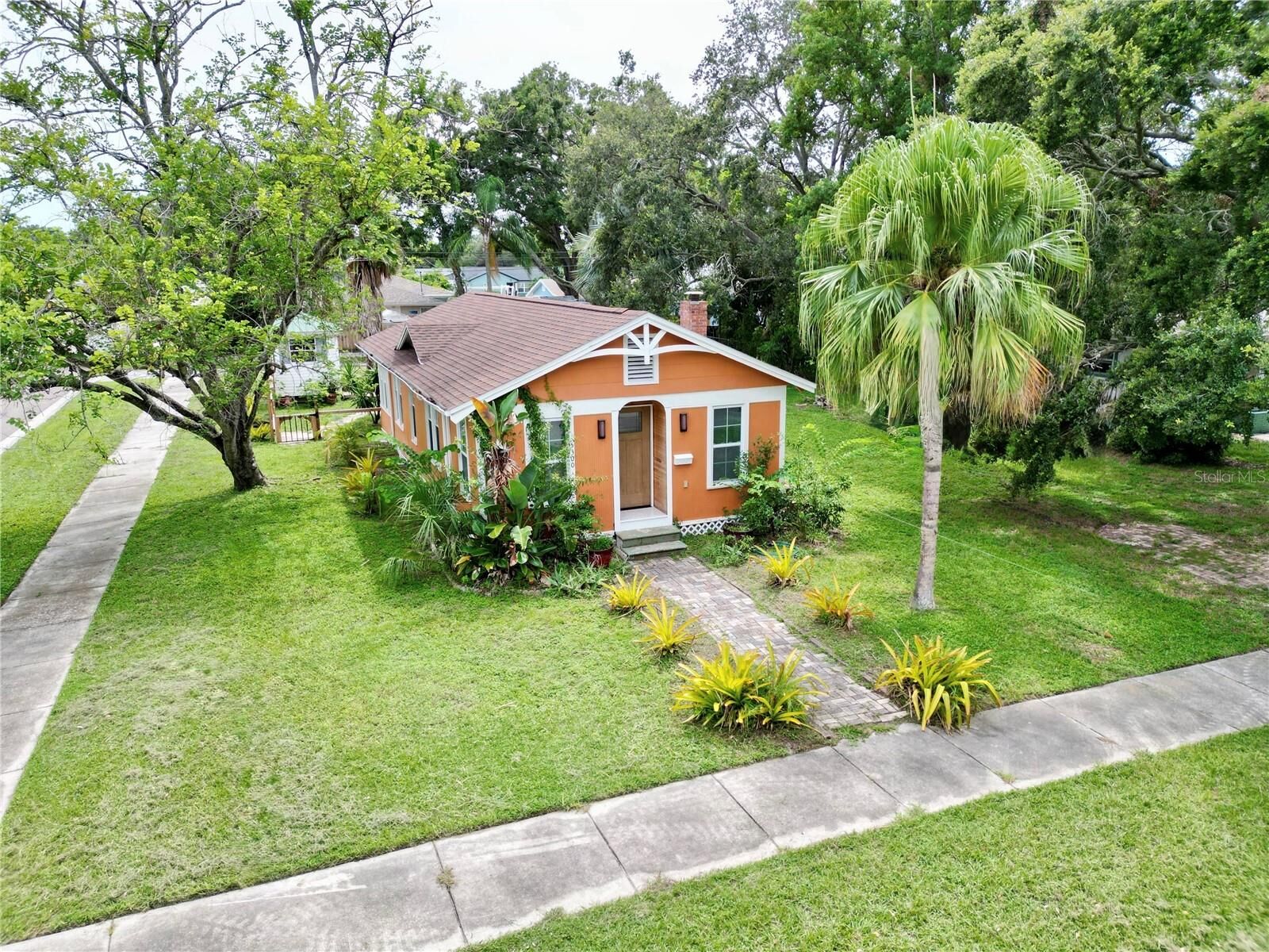 Property Photo: 5300 7th Avenue N FL 33710