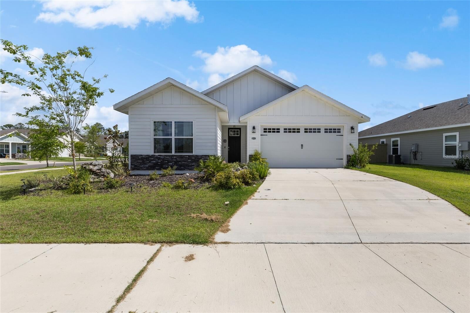 Property Photo: 6711 SW 13th Lane FL 32607