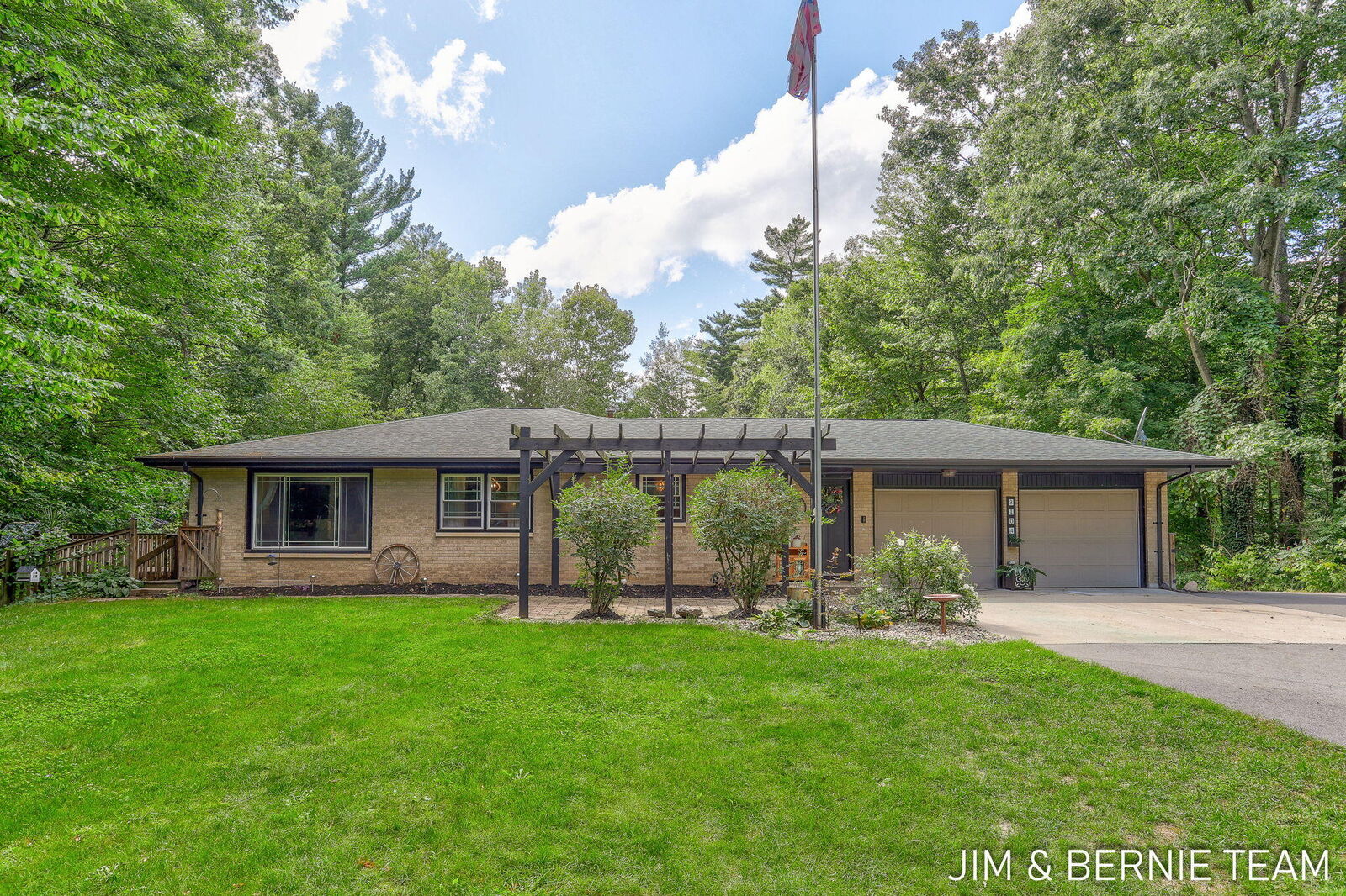 Property Photo:  3104 53rd Street  MI 49419 