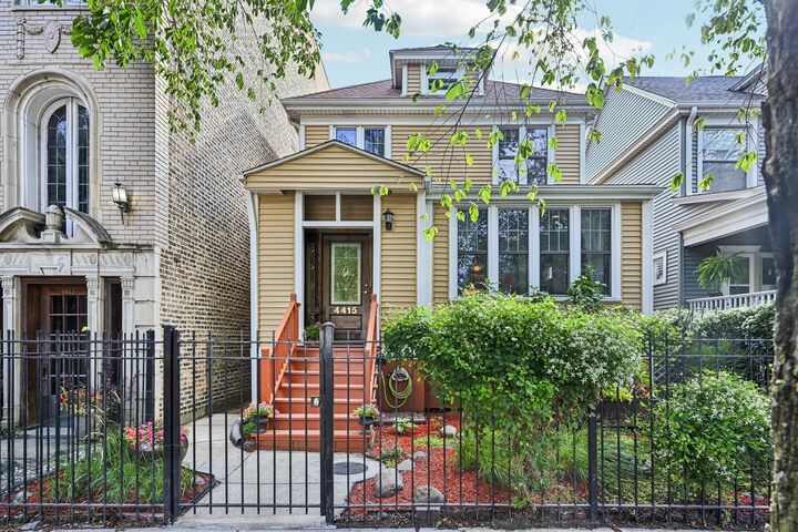 Property Photo: 4415 N Ashland Avenue IL 60640