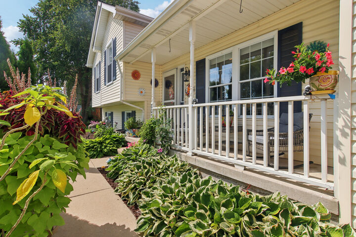 Property Photo:  803 S Linda Lane  IL 60145 