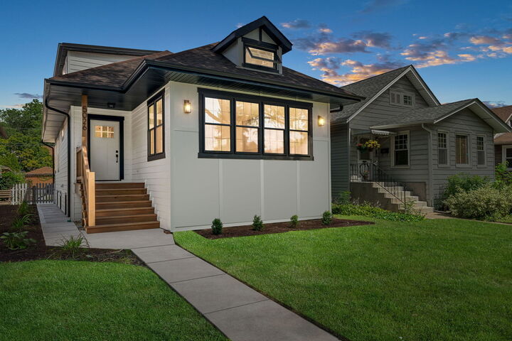 5026 W Windsor Avenue  Chicago IL 60630 photo