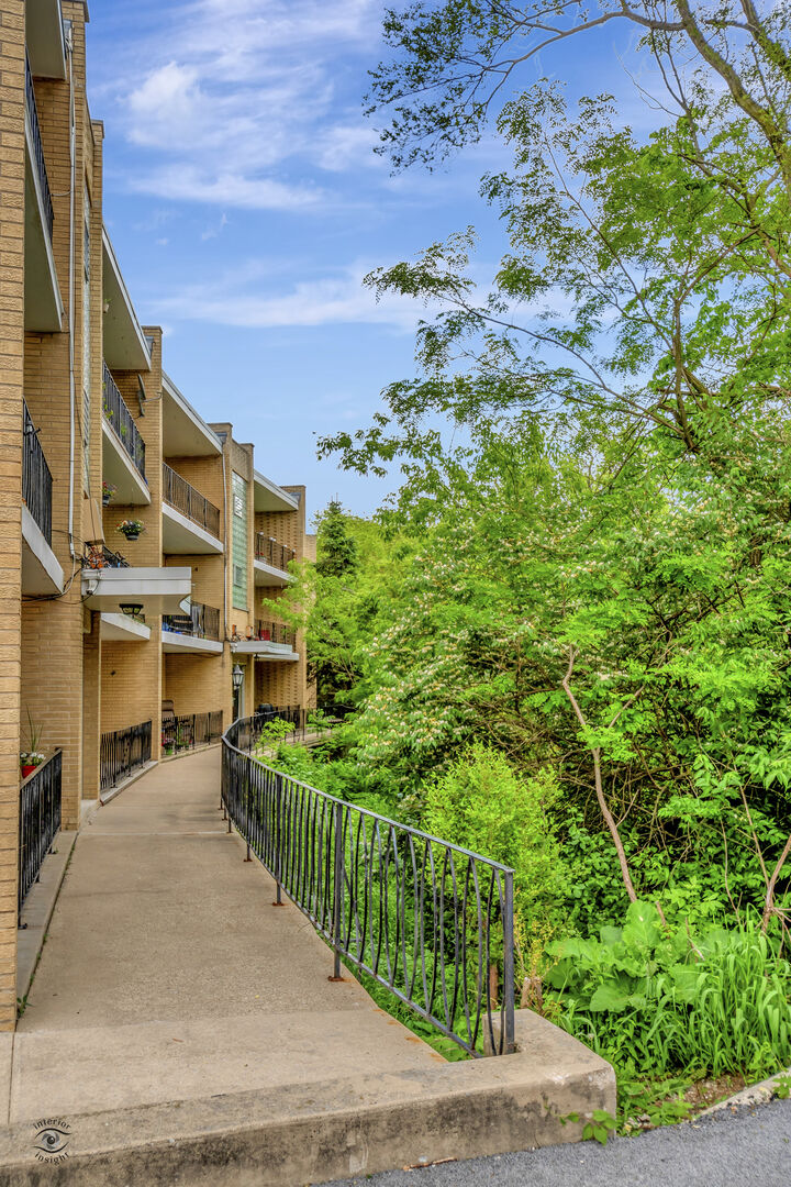 Property Photo:  8616 W 95th Place 307  IL 60457 
