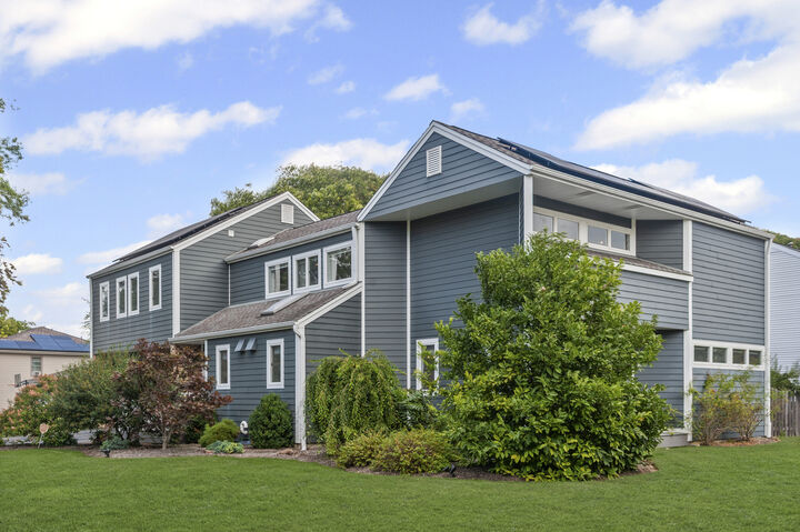 Property Photo:  1101 N Stratford Road  IL 60004 