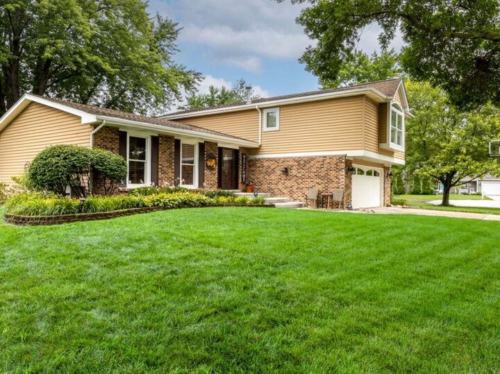 Property Photo: 2854 Saint Anton Court IL 60532