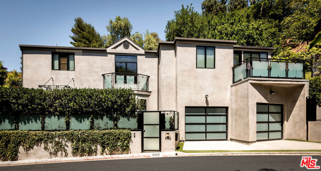 Property Photo:  9743 Elderidge Drive  CA 90210 