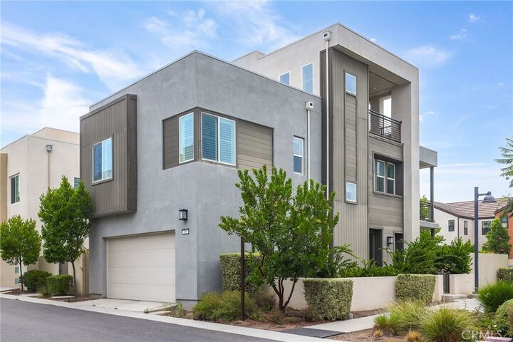 Property Photo:  319 Sawbuck  CA 92618 