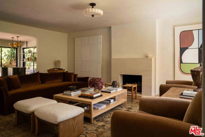 Property Photo: 1364 Londonderry Place CA 90069