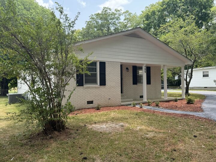 Property Photo: 725 Westside Dr TN 37388