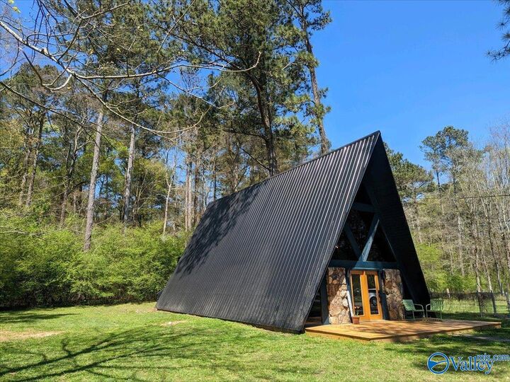 Property Photo: 2406 Crockett Circle AL 35976