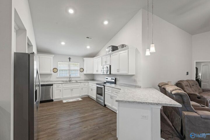 Property Photo: 125 Bingham Way AL 35761