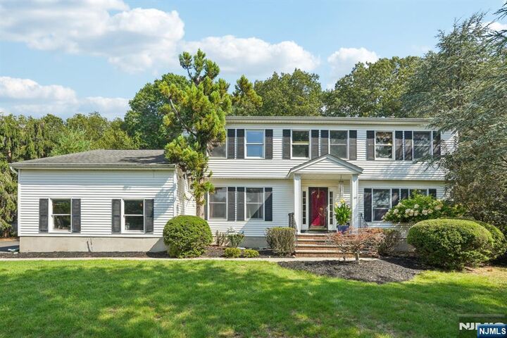 23 Herlihy Drive  Mahwah NJ 07430 photo