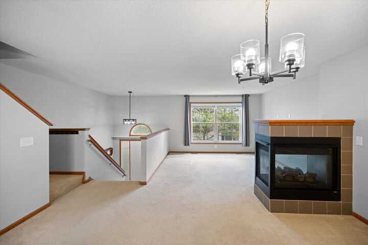 Property Photo:  907 Ledgestone Drive  MN 55115 