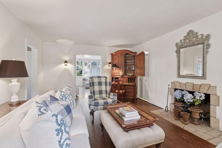 Property Photo: 1712 Highland Parkway MN 55116
