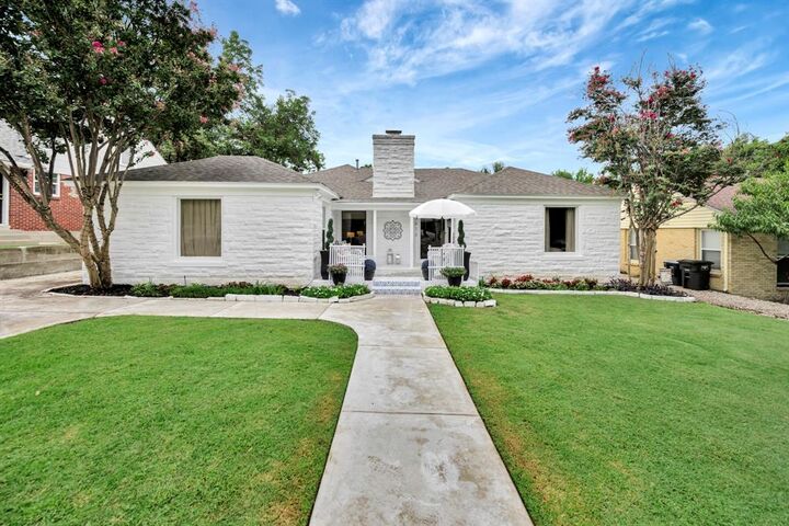 Property Photo: 3413 Westcliff Road S TX 76109