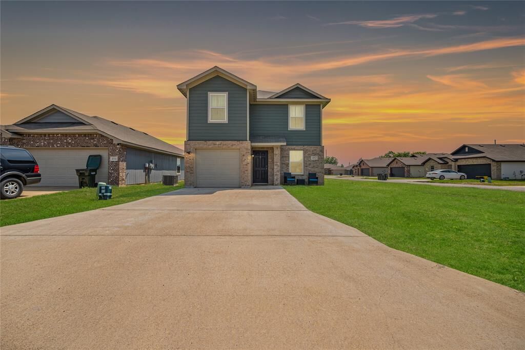 Photo de la propriété:  452 Bobbie Street  TX 75147 