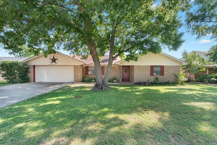 1407 Inglewood Drive  Stephenville TX 76401 photo