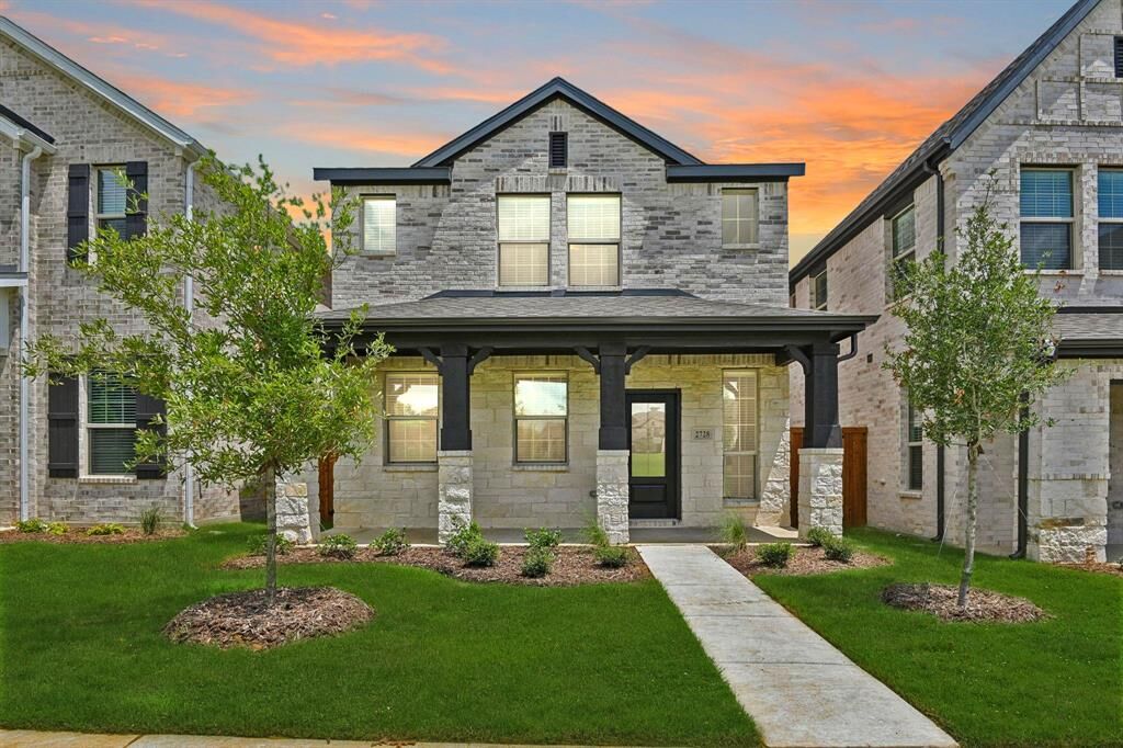 Property Photo:  2728 Big Bend Mews  TX 76210 