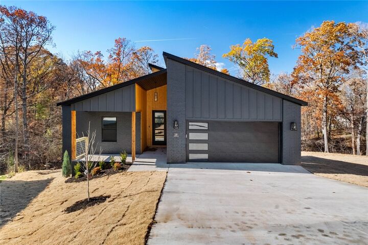 Property Photo: 19 Dumfries Lane AR 72715
