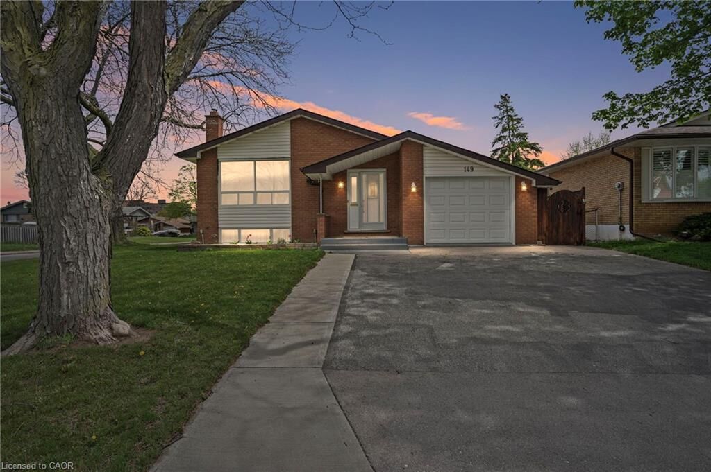 Photo de la propriété:  149 Greenford Drive  ON L8G 2G9 