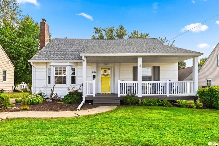 202 North Street  Washington IL 61571 photo