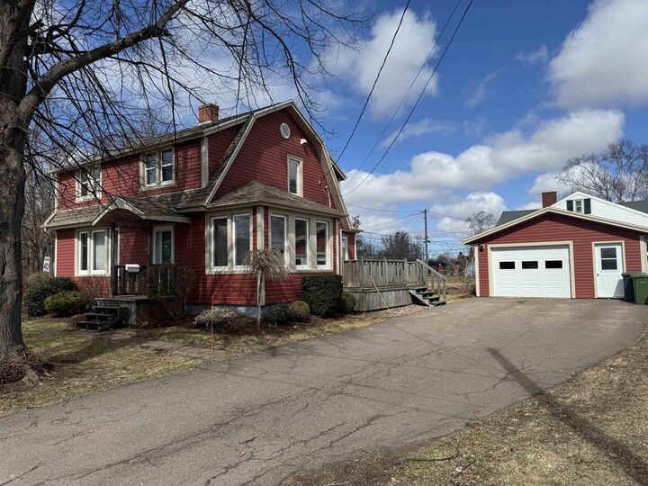 16 Hawthorne Avenue  Charlottetown PE C1A 2Y1 photo