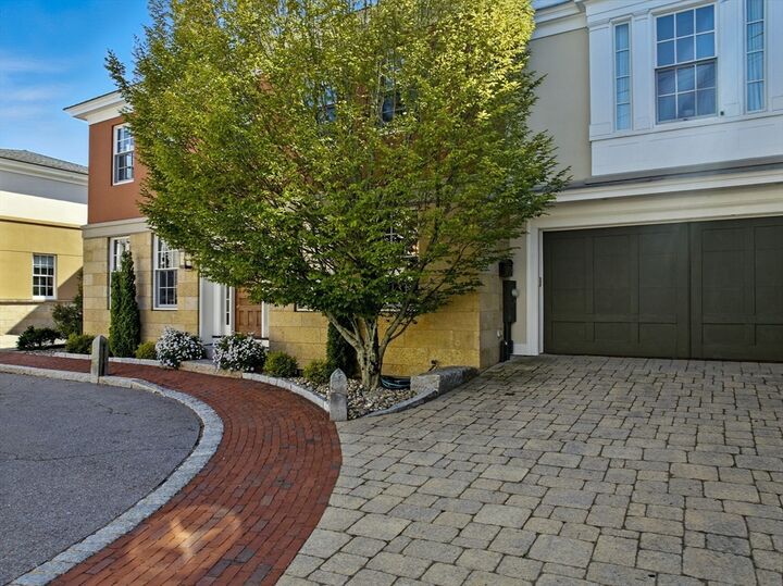 Property Photo:  7 Vernon Street 7  MA 01950