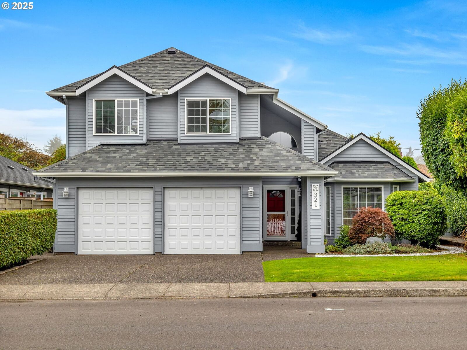 Property Photo: 321 Avenue U OR 97138