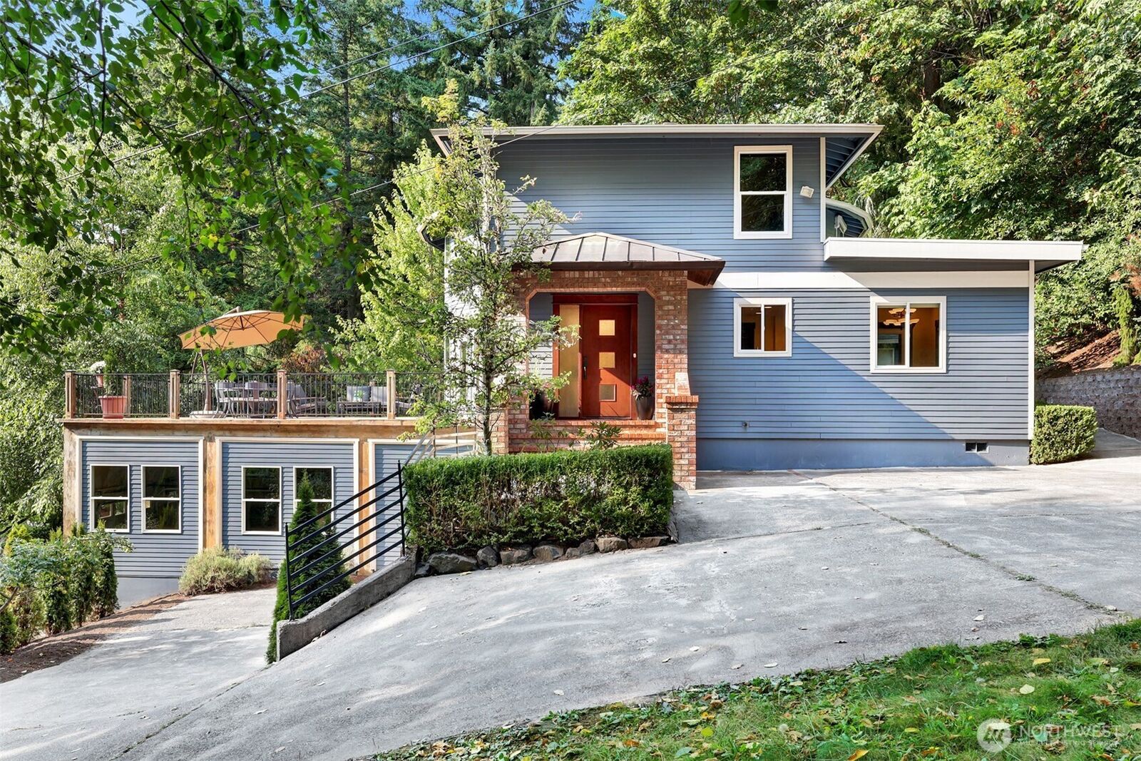 Property Photo: 4034 NE 195th Street WA 98155