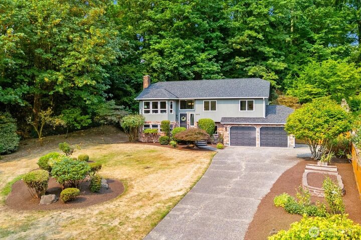Property Photo: 4403 NE 187th Place WA 98155