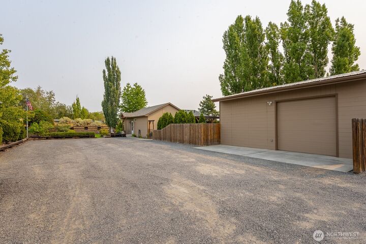 Property Photo: 716 S Wanapum Drive WA 98837