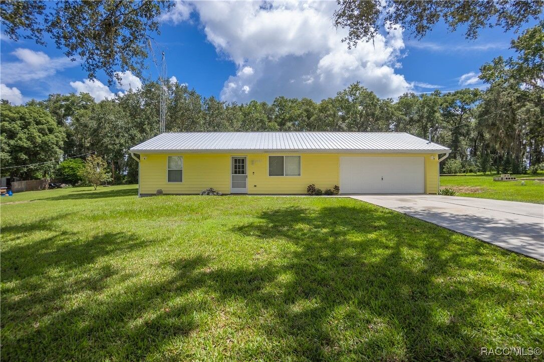 Property Photo: 9423 S Kingfish Terrace FL 34436