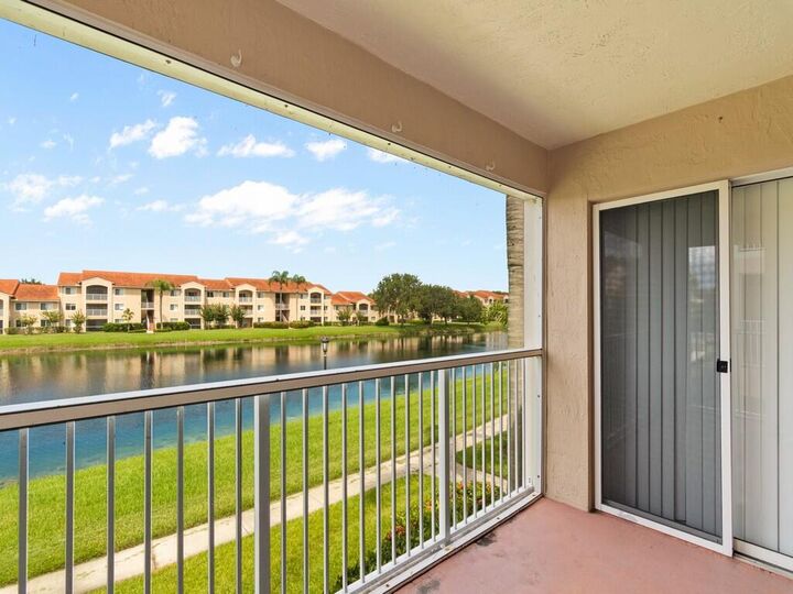 Property Photo: 1590 S 42nd Circle 208 FL 32967