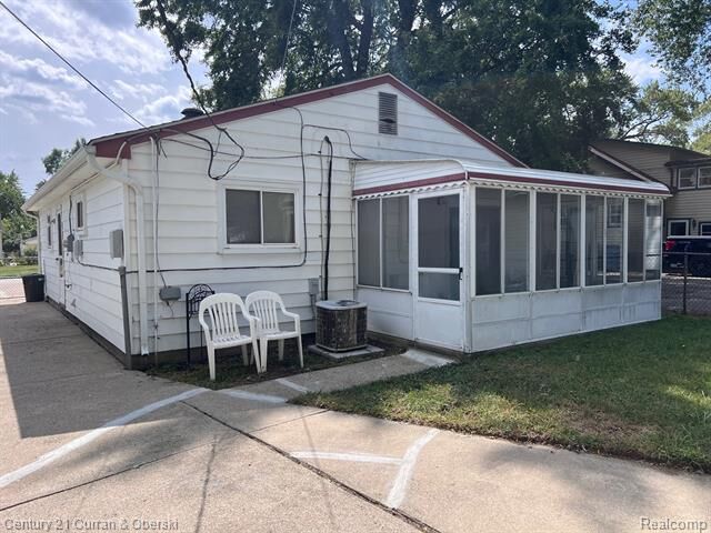 Property Photo:  24360 Pennie Street  MI 48125 